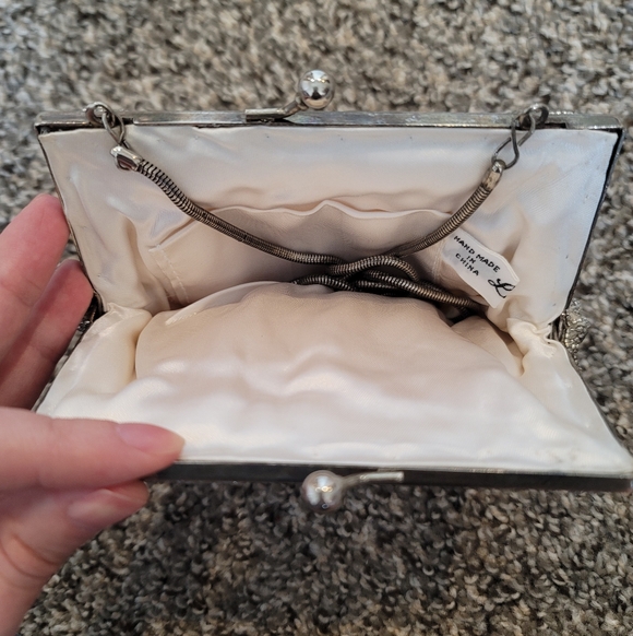 Silver Beaded Shell Purse - Picture 2 of 4